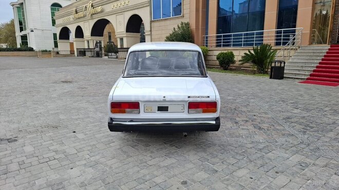 LADA (VAZ) 2107-2