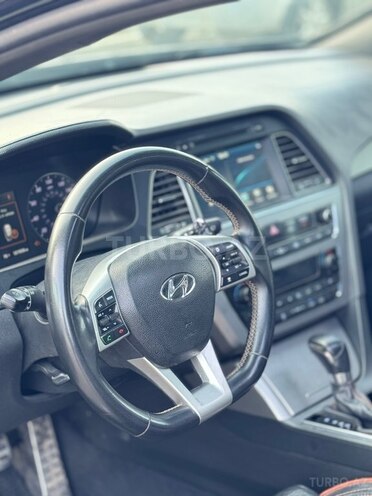 Hyundai Sonata-14