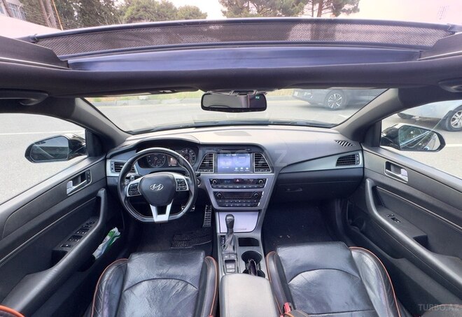 Hyundai Sonata-12