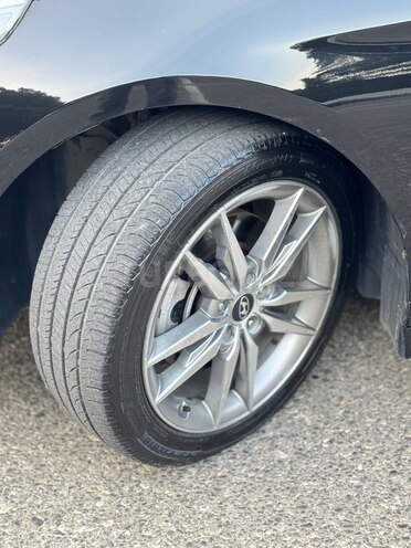 Hyundai Sonata-16