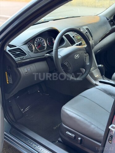 Hyundai Sonata-4