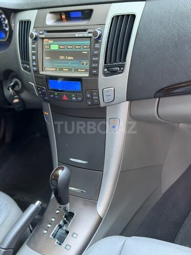 Hyundai Sonata-8