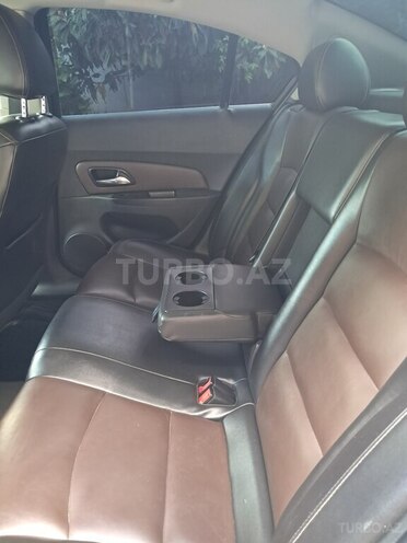 Chevrolet Cruze-12