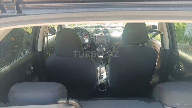 Nissan March-6
