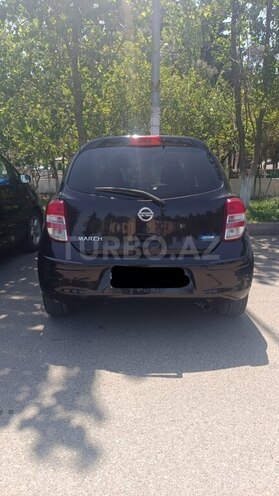 Nissan March-9