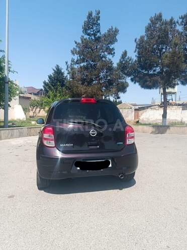 Nissan March-8