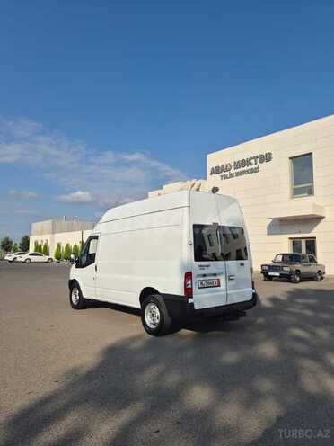 Ford Transit-6