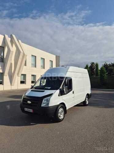 Ford Transit-10