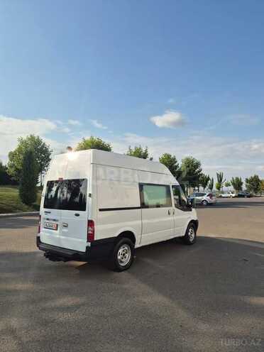 Ford Transit-3