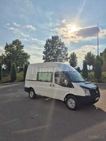 Ford Transit-4