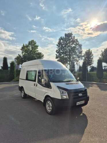 Ford Transit-7