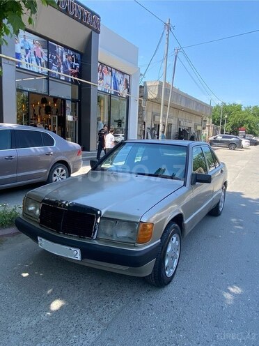 Mercedes 190-1