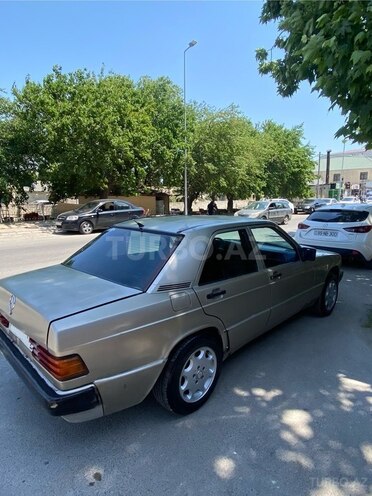 Mercedes 190-5