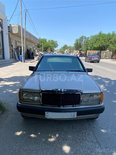 Mercedes 190-2