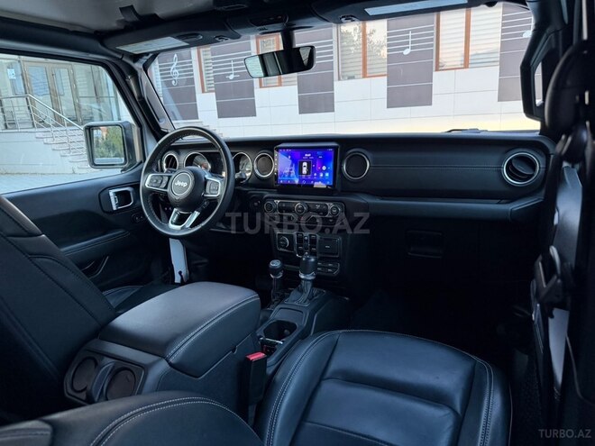 Jeep Wrangler-13