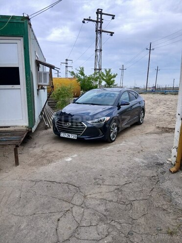 Hyundai Elantra-1