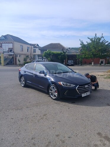 Hyundai Elantra-3