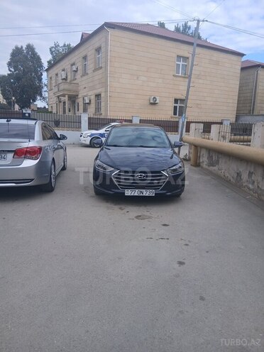 Hyundai Elantra-6