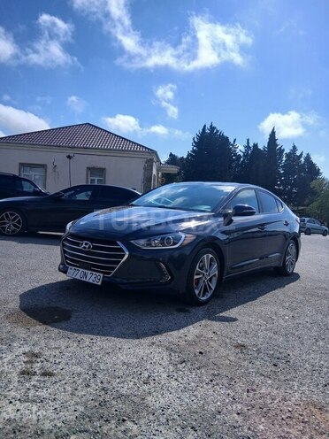 Hyundai Elantra-17