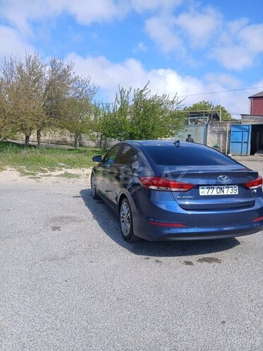 Hyundai Elantra-20
