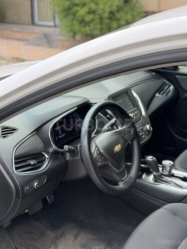 Chevrolet Malibu-9