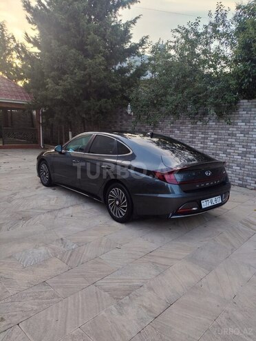 Hyundai Sonata-15