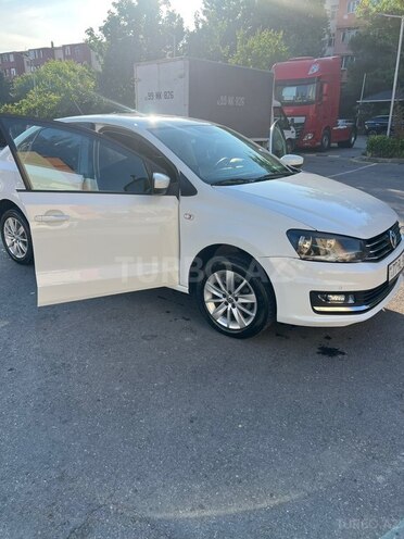 Volkswagen Polo-4