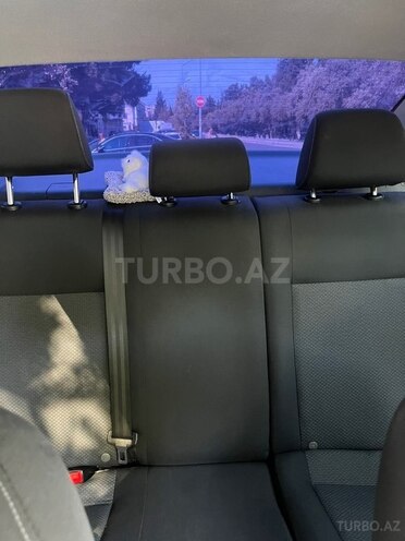 Volkswagen Polo-16