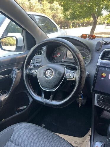 Volkswagen Polo-15