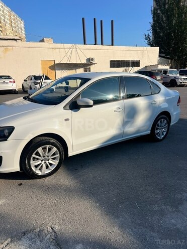 Volkswagen Polo-5