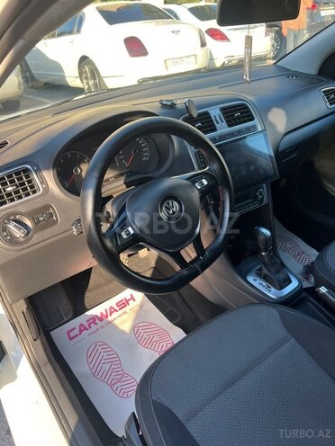 Volkswagen Polo-9