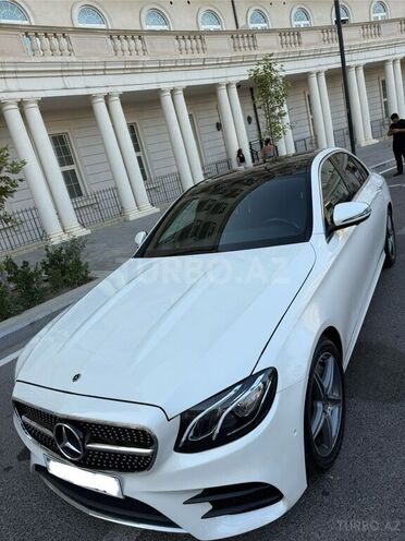 Mercedes E 300 4MATIC-3