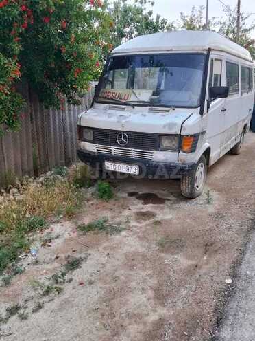 Mercedes 208 D-1