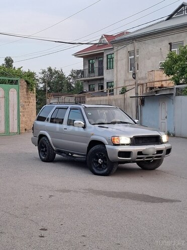 Nissan Pathfinder-9