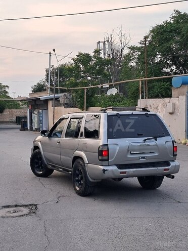Nissan Pathfinder-11