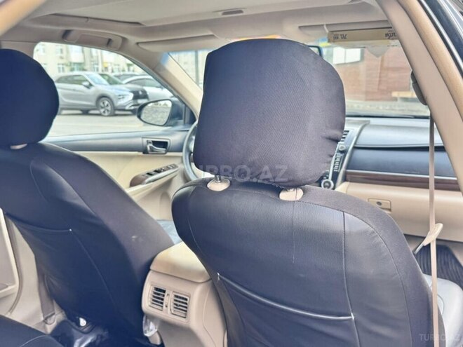 Toyota Camry-12
