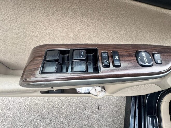 Toyota Camry-18