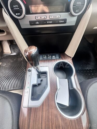 Toyota Camry-16