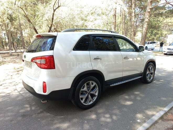 Kia Sorento-12
