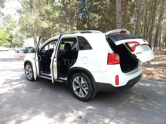 Kia Sorento-16