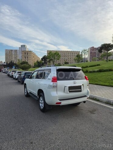 Toyota Land Cruiser Prado-5