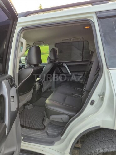 Toyota Land Cruiser Prado-12
