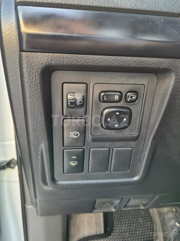 Toyota Land Cruiser Prado-15