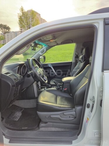 Toyota Land Cruiser Prado-9