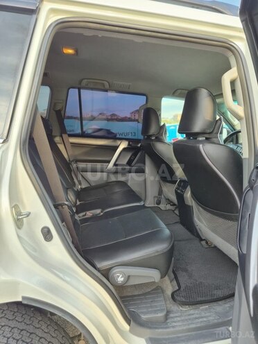 Toyota Land Cruiser Prado-11