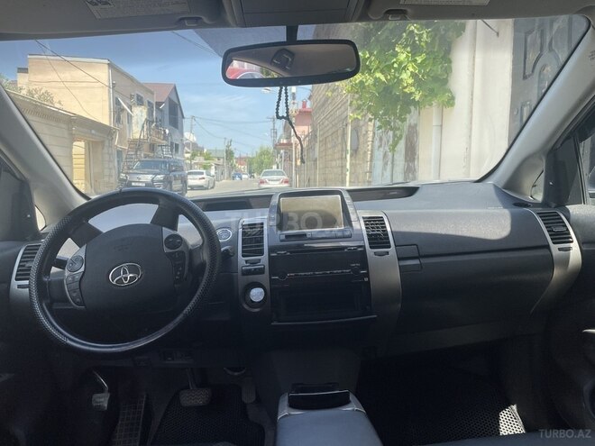 Toyota Prius-3