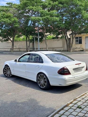 Mercedes E 220-3