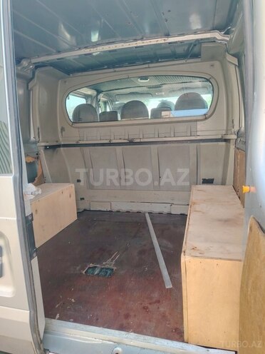 Ford Transit-10