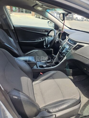 Hyundai Sonata-2