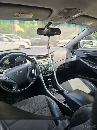 Hyundai Sonata-4